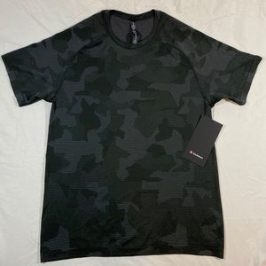 Lululemon Metal vent tech